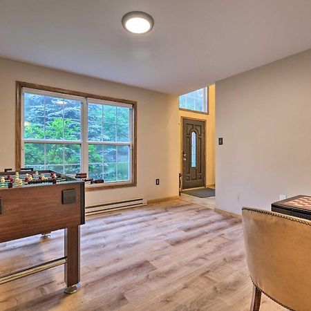 Spacious Tobyhanna Home With Lake Access And Fire Pit! Luaran gambar