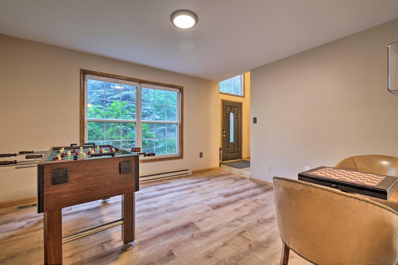 Spacious Tobyhanna Home With Lake Access And Fire Pit! Luaran gambar