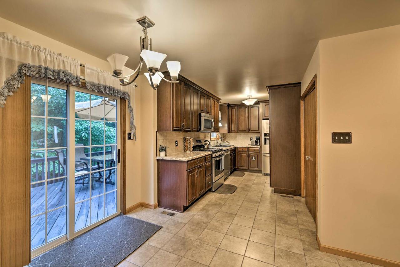 Spacious Tobyhanna Home With Lake Access And Fire Pit! Luaran gambar